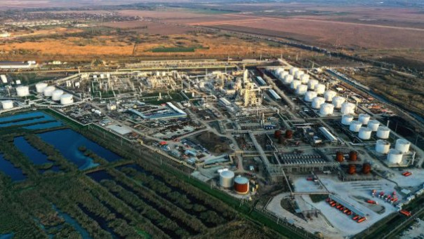 Беспилотники атаковали Славянский НПЗ на Кубани, возник пожар