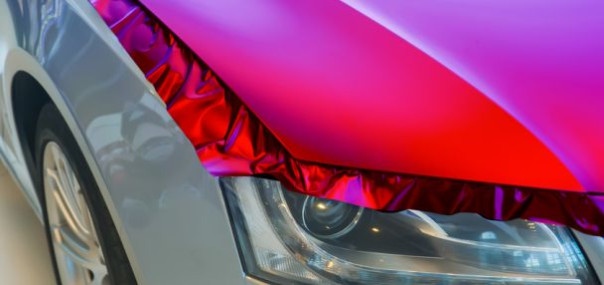 Оклейка автомобилей, фасадов и помещений: возможности, способы, куда обращаться за услугой