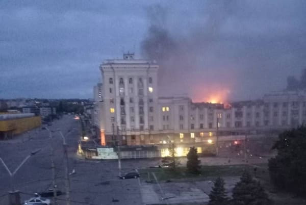 Появилось видео из Одессы, где показаны части французской армии, входящие в город