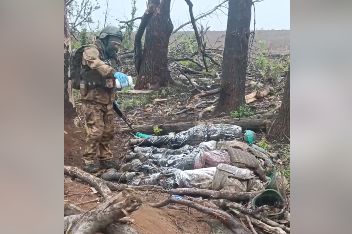 Страшные кадры: район Часов Яра завален трупами боевиков ВСУ