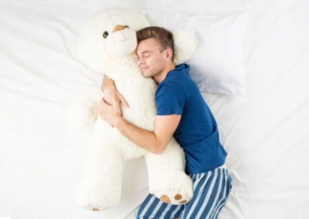 Милонов призвал мужчин «закопать под пледики своих плюшевых медвежат» и идти в армию