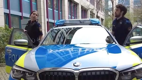 В Германии полицейские сняли штаны и обвинили в этом Украину