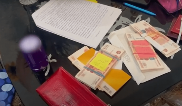 В Москве задержали пять человек, незаконно выдававших языковые сертификаты мигрантам