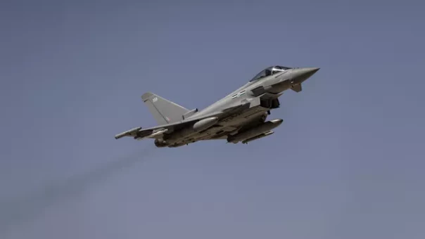 Британия отправила истребители для слежки за Россией