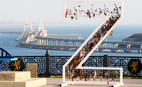 The Sun: «Буданов, бабахни по Крымскому мосту огромной бомбой»