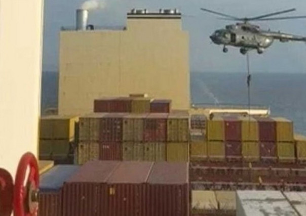 Дипломаты посольства России в Иране посетили задержанное иранскими военными судно MSC Aries