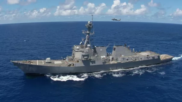 Хуситы атаковали американский эсминец в Аденском заливе