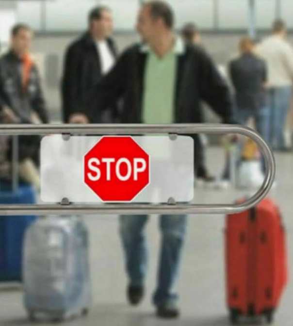 Началось:  "Отказники Шереметьево" готовят бунт против отказов украинцам во въезде в Россию