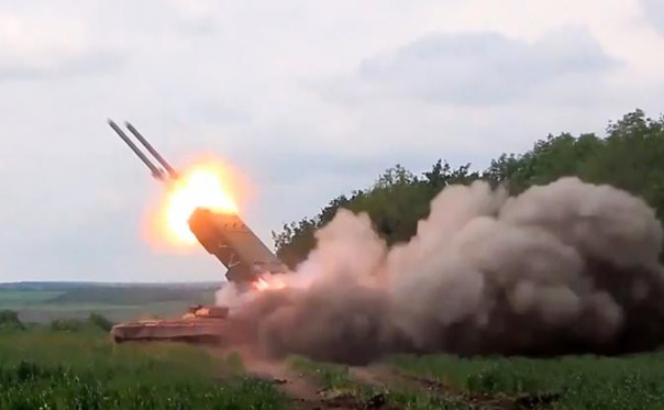 «Новый уровень жестокости»: ТОС-3 «Дракон» разнес бункеры в Часов Яре