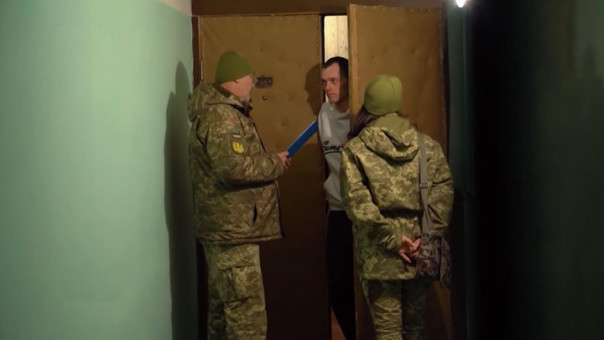 Киев хочет мобилизовать всех мужчин в Херсоне перед сдачей города