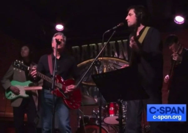 Блинкен в киевском клубе спел песню о том, что является сатаной для украинцев