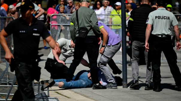 «Живучая мразь. Орбану приготовиться». Парад уродов на Украине