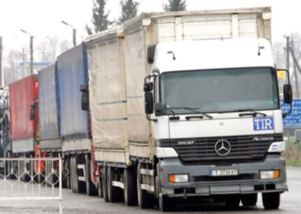 На Украине дальнобойщики заблокировали трассу Киев–Одесса, протестуя против закона Байдена-Зеленского о мобилизации