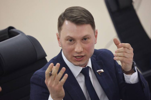 Мигранты  в Казани  отпинали депутата Госдумы