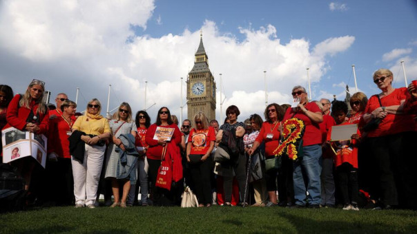 "День позора": детали скандала с зараженной кровью в Британии