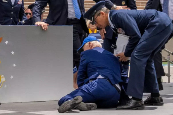 Трамп отказался от «сидячих» дебатов с Байденом