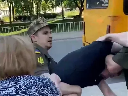 "Истребление". Видео из Днепропетровска поразило французского политика