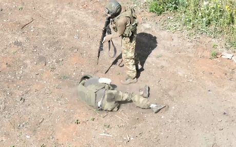 ВСУчонок добил "побратыма" после ранения FPV-дроном