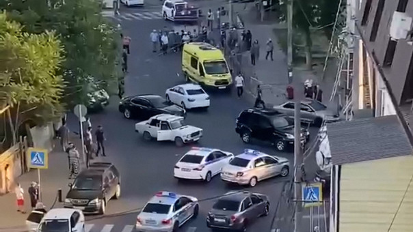 В результате перестрелки в Махачкале один сотрудник полиции убит, 6 ранены
