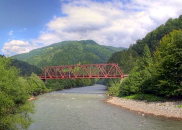 Украинцам перестали продавать резиновые лодки без военного билета