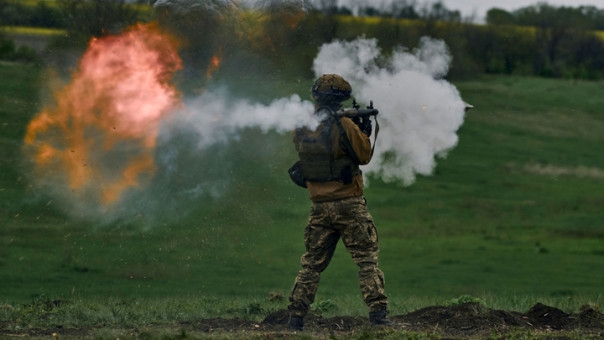 ВСУ обстреляли группу беженцев при эвакуации из Торецка, 7 человек погибли