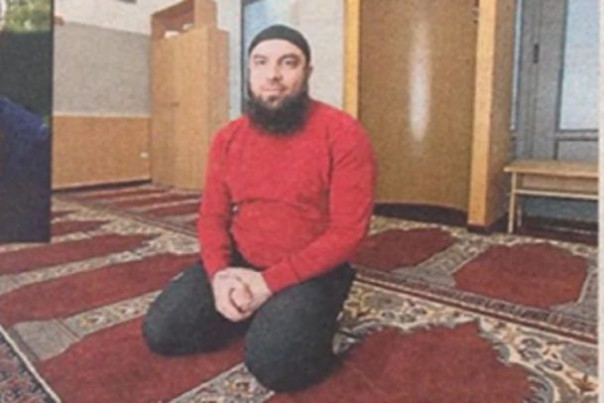 Дагестанского блогера-радикала, который затравил русского врача из-за якобы отказа принять пациентку в никабе, приговорили к 4 годам колонии