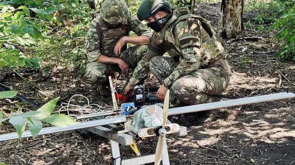 "Фанерная молния": кто и как выдавливает врага из Красногоровки