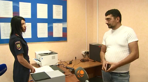 Не хочешь в военкомат? Тогда паспорт на стол! Мигрант отказался становится на воинский учёт и лишился гражданства России