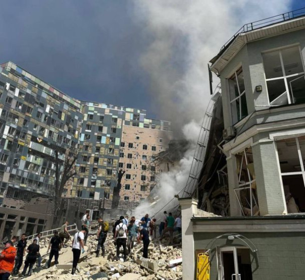 Провокация укрофашистов: украинская ПВО специально отработала по детской больнице «Охматдет»