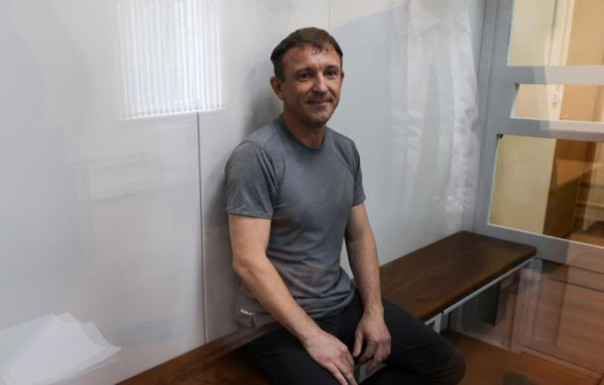 Военный суд перевел генерала Попова под домашний арест