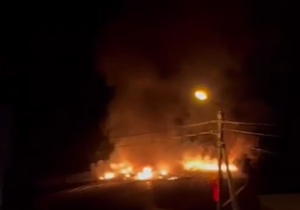 В пгт Корнево Курской области начался пожар на заводе низковольтной аппаратуры после атаки БПЛА ВСУ