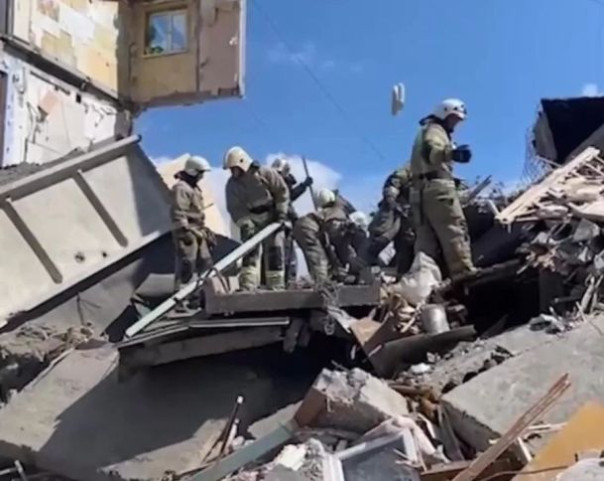 Из-под завалов обрушившегося дома в Нижнем Тагиле спасли 11 человек