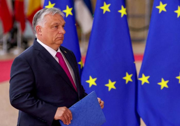 Власти Германии и Франции отказались преодолевать вето Венгрии ради помощи Украине