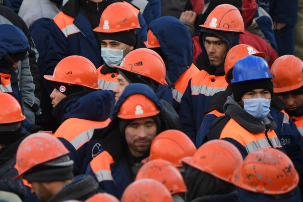 Парадокс рынка труда: мигранты зарабатывают в два раза больше россиян