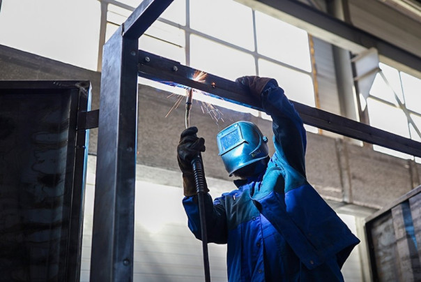 Российские производства заинтересовались наймом мигрантов