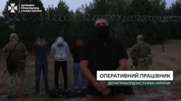 Украинские пограничники «спасли» ухилянтов, которые пытались сбежать в Белоруссию через минное поле