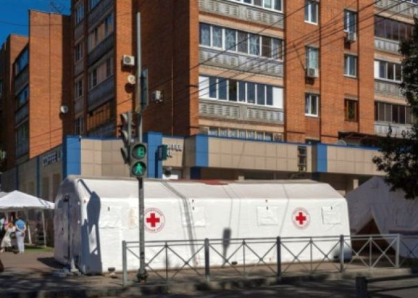 "Девочки дизайнеры снова в деле": В Курске сделали патриотический баннер с украинским боевиком