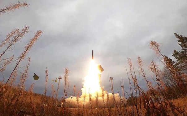 Наш ответ гегемону: на столе президента как минимум три плана действий против НАТО на его территории