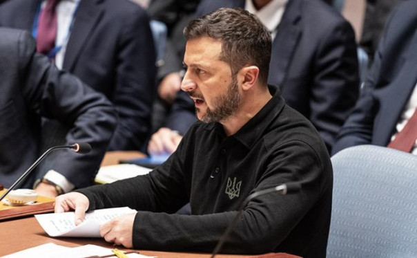 Человек-скандал: Все яйца Зеленского — в корзине Камалы Харрис