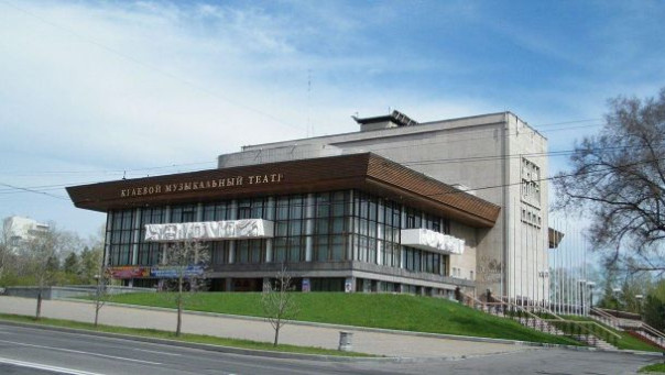 Дотла: Именно нелегалы ремонтировали Хабаровский музыкальный театр, ущерб - 10 млрд рублей