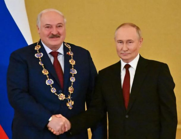 Путин и Лукашенко обсудили итоги саммита СНГ и развитие экономических связей