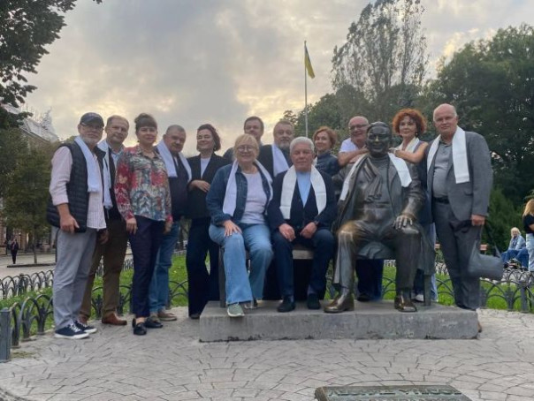 «Джентльмен шоу»: Одесские проститутки переставляют кровати