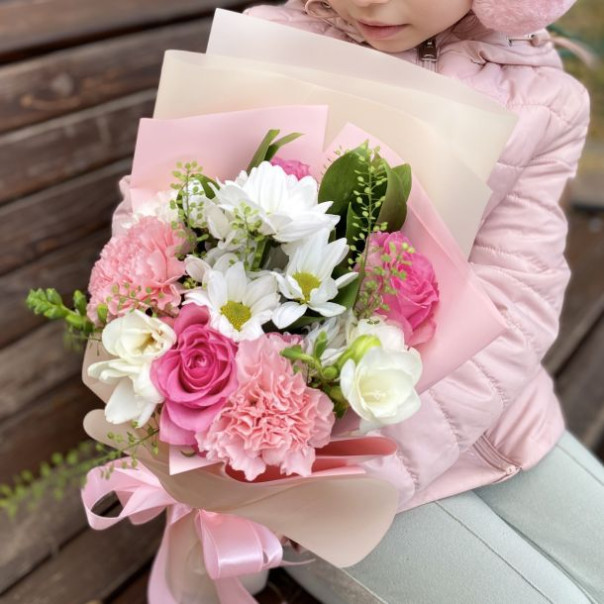 Какие цветы подарить на День Учителя и как выбрать идеальный букет