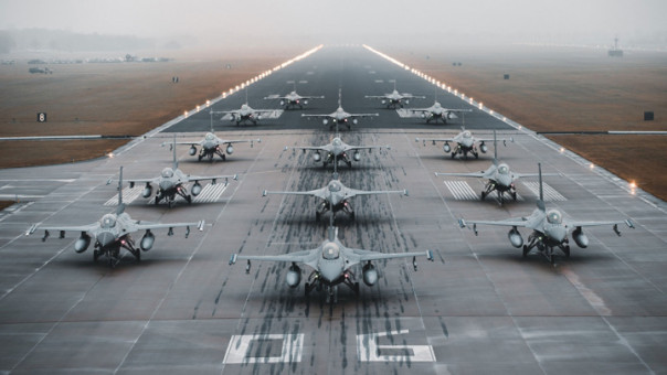 Нидерланды разрешили Киеву использовать F-16 для ударов по военным целям в РФ