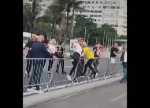 Фон дер Ляйен перелезла через забор на саммите G20