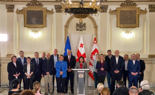 «Хромая утка» Зурабишвили придумала, как ей остаться президентом Грузии