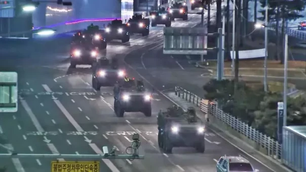 Парламент Южной Кореи проголосовал за отмену военного положения.