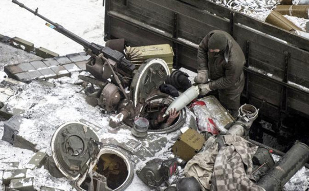 Спасибо Западу за помощь Украине? Танки разваливаются, снаряды не взрываются