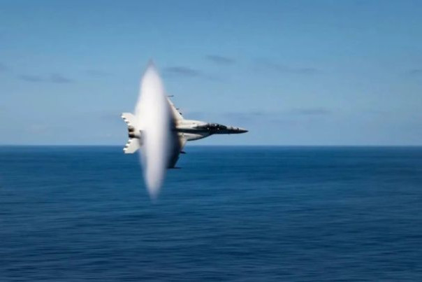 Американцы по ошибке сбили над Красным морем свой же истребитель