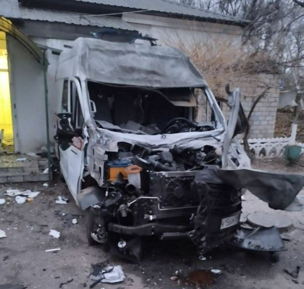 Украинские нацисты нанесли повторный удар по больнице Алешек и сожгли еще одну законсервированную школу в Новой Каховке.